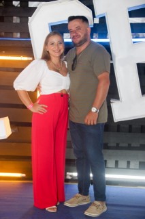 
<a style='margin-left: 5px;' class='btn btn-xs btn-social btn-facebook' href='https://www.facebook.com/sharer/sharer.php?u=https://www.galeramix.com.br/imagem/a129/800-800-90/conteudo/site_galerias/129/img1031.jpg' rel='popup' data-width='500' data-height='400'><i class='fa fa-facebook'></i>Compartilhar <span class='hidden-xs'>no Facebook</span>
</a> 
<a class='btn btn-default btn-xs' target='_blank' href='imagem/a129/800-800-90/conteudo/site_galerias/129/img1031.jpg'>
<span class='glyphicon glyphicon-cloud-download'></span> Salvar
</a>
