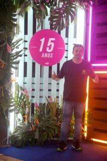 
<a style='margin-left: 5px;' class='btn btn-xs btn-social btn-facebook' href='https://www.facebook.com/sharer/sharer.php?u=https://www.galeramix.com.br/imagem/a129/800-800-90/conteudo/site_galerias/129/img1048.jpg' rel='popup' data-width='500' data-height='400'><i class='fa fa-facebook'></i>Compartilhar <span class='hidden-xs'>no Facebook</span>
</a> 
<a class='btn btn-default btn-xs' target='_blank' href='imagem/a129/800-800-90/conteudo/site_galerias/129/img1048.jpg'>
<span class='glyphicon glyphicon-cloud-download'></span> Salvar
</a>
