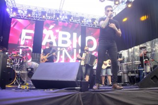 
<a style='margin-left: 5px;' class='btn btn-xs btn-social btn-facebook' href='https://www.facebook.com/sharer/sharer.php?u=https://www.galeramix.com.br/imagem/a129/800-800-90/conteudo/site_galerias/129/img1056.jpg' rel='popup' data-width='500' data-height='400'><i class='fa fa-facebook'></i>Compartilhar <span class='hidden-xs'>no Facebook</span>
</a> 
<a class='btn btn-default btn-xs' target='_blank' href='imagem/a129/800-800-90/conteudo/site_galerias/129/img1056.jpg'>
<span class='glyphicon glyphicon-cloud-download'></span> Salvar
</a>
