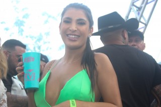 
<a style='margin-left: 5px;' class='btn btn-xs btn-social btn-facebook' href='https://www.facebook.com/sharer/sharer.php?u=https://www.galeramix.com.br/imagem/a129/800-800-90/conteudo/site_galerias/129/img1071.jpg' rel='popup' data-width='500' data-height='400'><i class='fa fa-facebook'></i>Compartilhar <span class='hidden-xs'>no Facebook</span>
</a> 
<a class='btn btn-default btn-xs' target='_blank' href='imagem/a129/800-800-90/conteudo/site_galerias/129/img1071.jpg'>
<span class='glyphicon glyphicon-cloud-download'></span> Salvar
</a>
