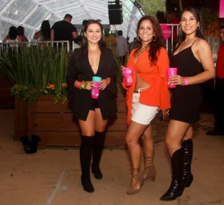 
<a style='margin-left: 5px;' class='btn btn-xs btn-social btn-facebook' href='https://www.facebook.com/sharer/sharer.php?u=https://www.galeramix.com.br/imagem/a129/800-800-90/conteudo/site_galerias/129/img1078.jpg' rel='popup' data-width='500' data-height='400'><i class='fa fa-facebook'></i>Compartilhar <span class='hidden-xs'>no Facebook</span>
</a> 
<a class='btn btn-default btn-xs' target='_blank' href='imagem/a129/800-800-90/conteudo/site_galerias/129/img1078.jpg'>
<span class='glyphicon glyphicon-cloud-download'></span> Salvar
</a>
