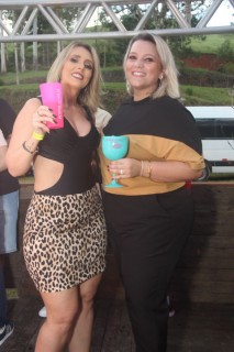 
<a style='margin-left: 5px;' class='btn btn-xs btn-social btn-facebook' href='https://www.facebook.com/sharer/sharer.php?u=https://www.galeramix.com.br/imagem/a129/800-800-90/conteudo/site_galerias/129/img1087.jpg' rel='popup' data-width='500' data-height='400'><i class='fa fa-facebook'></i>Compartilhar <span class='hidden-xs'>no Facebook</span>
</a> 
<a class='btn btn-default btn-xs' target='_blank' href='imagem/a129/800-800-90/conteudo/site_galerias/129/img1087.jpg'>
<span class='glyphicon glyphicon-cloud-download'></span> Salvar
</a>
