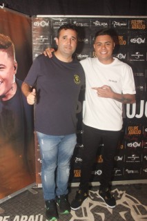 
<a style='margin-left: 5px;' class='btn btn-xs btn-social btn-facebook' href='https://www.facebook.com/sharer/sharer.php?u=https://www.galeramix.com.br/imagem/a129/800-800-90/conteudo/site_galerias/129/img1093.jpg' rel='popup' data-width='500' data-height='400'><i class='fa fa-facebook'></i>Compartilhar <span class='hidden-xs'>no Facebook</span>
</a> 
<a class='btn btn-default btn-xs' target='_blank' href='imagem/a129/800-800-90/conteudo/site_galerias/129/img1093.jpg'>
<span class='glyphicon glyphicon-cloud-download'></span> Salvar
</a>
