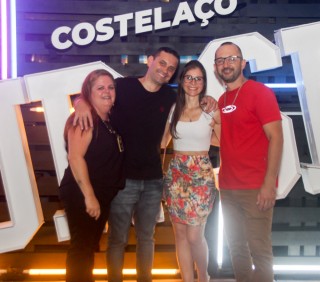 
<a style='margin-left: 5px;' class='btn btn-xs btn-social btn-facebook' href='https://www.facebook.com/sharer/sharer.php?u=https://www.galeramix.com.br/imagem/a129/800-800-90/conteudo/site_galerias/129/img1111.jpg' rel='popup' data-width='500' data-height='400'><i class='fa fa-facebook'></i>Compartilhar <span class='hidden-xs'>no Facebook</span>
</a> 
<a class='btn btn-default btn-xs' target='_blank' href='imagem/a129/800-800-90/conteudo/site_galerias/129/img1111.jpg'>
<span class='glyphicon glyphicon-cloud-download'></span> Salvar
</a>
