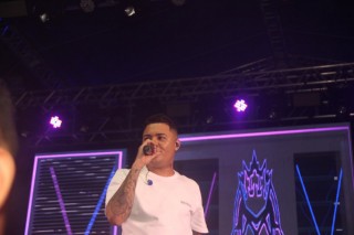 
<a style='margin-left: 5px;' class='btn btn-xs btn-social btn-facebook' href='https://www.facebook.com/sharer/sharer.php?u=https://www.galeramix.com.br/imagem/a129/800-800-90/conteudo/site_galerias/129/img1124.jpg' rel='popup' data-width='500' data-height='400'><i class='fa fa-facebook'></i>Compartilhar <span class='hidden-xs'>no Facebook</span>
</a> 
<a class='btn btn-default btn-xs' target='_blank' href='imagem/a129/800-800-90/conteudo/site_galerias/129/img1124.jpg'>
<span class='glyphicon glyphicon-cloud-download'></span> Salvar
</a>
