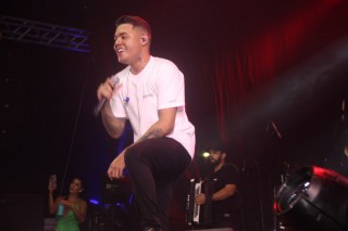 
<a style='margin-left: 5px;' class='btn btn-xs btn-social btn-facebook' href='https://www.facebook.com/sharer/sharer.php?u=https://www.galeramix.com.br/imagem/a129/800-800-90/conteudo/site_galerias/129/img1129.jpg' rel='popup' data-width='500' data-height='400'><i class='fa fa-facebook'></i>Compartilhar <span class='hidden-xs'>no Facebook</span>
</a> 
<a class='btn btn-default btn-xs' target='_blank' href='imagem/a129/800-800-90/conteudo/site_galerias/129/img1129.jpg'>
<span class='glyphicon glyphicon-cloud-download'></span> Salvar
</a>
