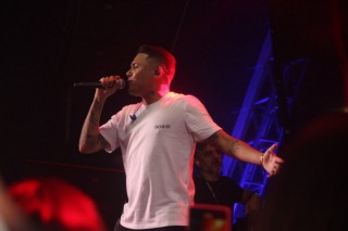 
<a style='margin-left: 5px;' class='btn btn-xs btn-social btn-facebook' href='https://www.facebook.com/sharer/sharer.php?u=https://www.galeramix.com.br/imagem/a129/800-800-90/conteudo/site_galerias/129/img1130.jpg' rel='popup' data-width='500' data-height='400'><i class='fa fa-facebook'></i>Compartilhar <span class='hidden-xs'>no Facebook</span>
</a> 
<a class='btn btn-default btn-xs' target='_blank' href='imagem/a129/800-800-90/conteudo/site_galerias/129/img1130.jpg'>
<span class='glyphicon glyphicon-cloud-download'></span> Salvar
</a>
