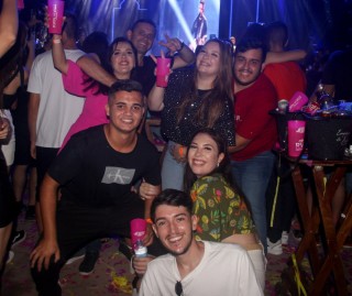 
<a style='margin-left: 5px;' class='btn btn-xs btn-social btn-facebook' href='https://www.facebook.com/sharer/sharer.php?u=https://www.galeramix.com.br/imagem/a129/800-800-90/conteudo/site_galerias/129/img1136.jpg' rel='popup' data-width='500' data-height='400'><i class='fa fa-facebook'></i>Compartilhar <span class='hidden-xs'>no Facebook</span>
</a> 
<a class='btn btn-default btn-xs' target='_blank' href='imagem/a129/800-800-90/conteudo/site_galerias/129/img1136.jpg'>
<span class='glyphicon glyphicon-cloud-download'></span> Salvar
</a>
