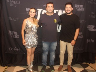 
<a style='margin-left: 5px;' class='btn btn-xs btn-social btn-facebook' href='https://www.facebook.com/sharer/sharer.php?u=https://www.galeramix.com.br/imagem/a129/800-800-90/conteudo/site_galerias/129/img1162.jpg' rel='popup' data-width='500' data-height='400'><i class='fa fa-facebook'></i>Compartilhar <span class='hidden-xs'>no Facebook</span>
</a> 
<a class='btn btn-default btn-xs' target='_blank' href='imagem/a129/800-800-90/conteudo/site_galerias/129/img1162.jpg'>
<span class='glyphicon glyphicon-cloud-download'></span> Salvar
</a>
