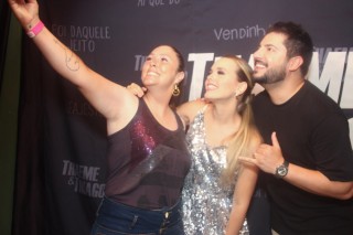 
<a style='margin-left: 5px;' class='btn btn-xs btn-social btn-facebook' href='https://www.facebook.com/sharer/sharer.php?u=https://www.galeramix.com.br/imagem/a129/800-800-90/conteudo/site_galerias/129/img1188.jpg' rel='popup' data-width='500' data-height='400'><i class='fa fa-facebook'></i>Compartilhar <span class='hidden-xs'>no Facebook</span>
</a> 
<a class='btn btn-default btn-xs' target='_blank' href='imagem/a129/800-800-90/conteudo/site_galerias/129/img1188.jpg'>
<span class='glyphicon glyphicon-cloud-download'></span> Salvar
</a>
