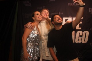 
<a style='margin-left: 5px;' class='btn btn-xs btn-social btn-facebook' href='https://www.facebook.com/sharer/sharer.php?u=https://www.galeramix.com.br/imagem/a129/800-800-90/conteudo/site_galerias/129/img1189.jpg' rel='popup' data-width='500' data-height='400'><i class='fa fa-facebook'></i>Compartilhar <span class='hidden-xs'>no Facebook</span>
</a> 
<a class='btn btn-default btn-xs' target='_blank' href='imagem/a129/800-800-90/conteudo/site_galerias/129/img1189.jpg'>
<span class='glyphicon glyphicon-cloud-download'></span> Salvar
</a>
