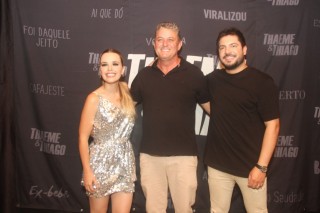 
<a style='margin-left: 5px;' class='btn btn-xs btn-social btn-facebook' href='https://www.facebook.com/sharer/sharer.php?u=https://www.galeramix.com.br/imagem/a129/800-800-90/conteudo/site_galerias/129/img1192.jpg' rel='popup' data-width='500' data-height='400'><i class='fa fa-facebook'></i>Compartilhar <span class='hidden-xs'>no Facebook</span>
</a> 
<a class='btn btn-default btn-xs' target='_blank' href='imagem/a129/800-800-90/conteudo/site_galerias/129/img1192.jpg'>
<span class='glyphicon glyphicon-cloud-download'></span> Salvar
</a>
