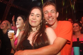 
<a style='margin-left: 5px;' class='btn btn-xs btn-social btn-facebook' href='https://www.facebook.com/sharer/sharer.php?u=https://www.galeramix.com.br/imagem/a129/800-800-90/conteudo/site_galerias/129/img1220.jpg' rel='popup' data-width='500' data-height='400'><i class='fa fa-facebook'></i>Compartilhar <span class='hidden-xs'>no Facebook</span>
</a> 
<a class='btn btn-default btn-xs' target='_blank' href='imagem/a129/800-800-90/conteudo/site_galerias/129/img1220.jpg'>
<span class='glyphicon glyphicon-cloud-download'></span> Salvar
</a>
