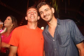 
<a style='margin-left: 5px;' class='btn btn-xs btn-social btn-facebook' href='https://www.facebook.com/sharer/sharer.php?u=https://www.galeramix.com.br/imagem/a129/800-800-90/conteudo/site_galerias/129/img1221.jpg' rel='popup' data-width='500' data-height='400'><i class='fa fa-facebook'></i>Compartilhar <span class='hidden-xs'>no Facebook</span>
</a> 
<a class='btn btn-default btn-xs' target='_blank' href='imagem/a129/800-800-90/conteudo/site_galerias/129/img1221.jpg'>
<span class='glyphicon glyphicon-cloud-download'></span> Salvar
</a>
