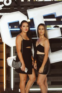 
                                <a style='margin-left: 5px;' class='btn btn-xs btn-social btn-facebook' href='https://www.facebook.com/sharer/sharer.php?u=https://www.galeramix.com.br/imagem/a132/800-800-90/conteudo/site_galerias/132/15-costelaco-do-jr-seco-1.jpg' rel='popup' data-width='500' data-height='400'><i class='fa fa-facebook'></i>Compartilhar <span class='hidden-xs'>no Facebook</span>
                            </a> 
                            <a class='btn btn-default btn-xs' target='_blank' href='imagem/a132/800-800-90/conteudo/site_galerias/132/15-costelaco-do-jr-seco-1.jpg'>
                                <span class='glyphicon glyphicon-cloud-download'></span> Salvar
                            </a>
                            