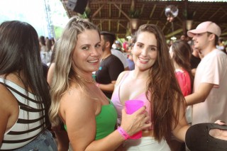 
<a style='margin-left: 5px;' class='btn btn-xs btn-social btn-facebook' href='https://www.facebook.com/sharer/sharer.php?u=https://www.galeramix.com.br/imagem/a132/800-800-90/conteudo/site_galerias/132/15-costelaco-do-jr-seco-108.jpg' rel='popup' data-width='500' data-height='400'><i class='fa fa-facebook'></i>Compartilhar <span class='hidden-xs'>no Facebook</span>
</a> 
<a class='btn btn-default btn-xs' target='_blank' href='imagem/a132/800-800-90/conteudo/site_galerias/132/15-costelaco-do-jr-seco-108.jpg'>
<span class='glyphicon glyphicon-cloud-download'></span> Salvar
</a>
