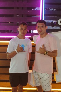 
<a style='margin-left: 5px;' class='btn btn-xs btn-social btn-facebook' href='https://www.facebook.com/sharer/sharer.php?u=https://www.galeramix.com.br/imagem/a132/800-800-90/conteudo/site_galerias/132/15-costelaco-do-jr-seco-115.jpg' rel='popup' data-width='500' data-height='400'><i class='fa fa-facebook'></i>Compartilhar <span class='hidden-xs'>no Facebook</span>
</a> 
<a class='btn btn-default btn-xs' target='_blank' href='imagem/a132/800-800-90/conteudo/site_galerias/132/15-costelaco-do-jr-seco-115.jpg'>
<span class='glyphicon glyphicon-cloud-download'></span> Salvar
</a>
