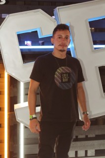 
<a style='margin-left: 5px;' class='btn btn-xs btn-social btn-facebook' href='https://www.facebook.com/sharer/sharer.php?u=https://www.galeramix.com.br/imagem/a132/800-800-90/conteudo/site_galerias/132/15-costelaco-do-jr-seco-120.jpg' rel='popup' data-width='500' data-height='400'><i class='fa fa-facebook'></i>Compartilhar <span class='hidden-xs'>no Facebook</span>
</a> 
<a class='btn btn-default btn-xs' target='_blank' href='imagem/a132/800-800-90/conteudo/site_galerias/132/15-costelaco-do-jr-seco-120.jpg'>
<span class='glyphicon glyphicon-cloud-download'></span> Salvar
</a>
