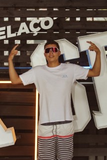 
<a style='margin-left: 5px;' class='btn btn-xs btn-social btn-facebook' href='https://www.facebook.com/sharer/sharer.php?u=https://www.galeramix.com.br/imagem/a132/800-800-90/conteudo/site_galerias/132/15-costelaco-do-jr-seco-13.jpg' rel='popup' data-width='500' data-height='400'><i class='fa fa-facebook'></i>Compartilhar <span class='hidden-xs'>no Facebook</span>
</a> 
<a class='btn btn-default btn-xs' target='_blank' href='imagem/a132/800-800-90/conteudo/site_galerias/132/15-costelaco-do-jr-seco-13.jpg'>
<span class='glyphicon glyphicon-cloud-download'></span> Salvar
</a>
