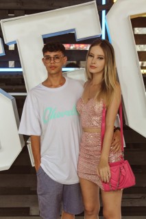 
<a style='margin-left: 5px;' class='btn btn-xs btn-social btn-facebook' href='https://www.facebook.com/sharer/sharer.php?u=https://www.galeramix.com.br/imagem/a132/800-800-90/conteudo/site_galerias/132/15-costelaco-do-jr-seco-14.jpg' rel='popup' data-width='500' data-height='400'><i class='fa fa-facebook'></i>Compartilhar <span class='hidden-xs'>no Facebook</span>
</a> 
<a class='btn btn-default btn-xs' target='_blank' href='imagem/a132/800-800-90/conteudo/site_galerias/132/15-costelaco-do-jr-seco-14.jpg'>
<span class='glyphicon glyphicon-cloud-download'></span> Salvar
</a>
