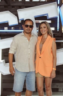 
<a style='margin-left: 5px;' class='btn btn-xs btn-social btn-facebook' href='https://www.facebook.com/sharer/sharer.php?u=https://www.galeramix.com.br/imagem/a132/800-800-90/conteudo/site_galerias/132/15-costelaco-do-jr-seco-22.jpg' rel='popup' data-width='500' data-height='400'><i class='fa fa-facebook'></i>Compartilhar <span class='hidden-xs'>no Facebook</span>
</a> 
<a class='btn btn-default btn-xs' target='_blank' href='imagem/a132/800-800-90/conteudo/site_galerias/132/15-costelaco-do-jr-seco-22.jpg'>
<span class='glyphicon glyphicon-cloud-download'></span> Salvar
</a>
