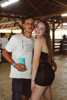 
<a style='margin-left: 5px;' class='btn btn-xs btn-social btn-facebook' href='https://www.facebook.com/sharer/sharer.php?u=https://www.galeramix.com.br/imagem/a132/800-800-90/conteudo/site_galerias/132/15-costelaco-do-jr-seco-43.jpg' rel='popup' data-width='500' data-height='400'><i class='fa fa-facebook'></i>Compartilhar <span class='hidden-xs'>no Facebook</span>
</a> 
<a class='btn btn-default btn-xs' target='_blank' href='imagem/a132/800-800-90/conteudo/site_galerias/132/15-costelaco-do-jr-seco-43.jpg'>
<span class='glyphicon glyphicon-cloud-download'></span> Salvar
</a>
