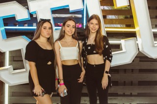 
<a style='margin-left: 5px;' class='btn btn-xs btn-social btn-facebook' href='https://www.facebook.com/sharer/sharer.php?u=https://www.galeramix.com.br/imagem/a132/800-800-90/conteudo/site_galerias/132/15-costelaco-do-jr-seco-54.jpg' rel='popup' data-width='500' data-height='400'><i class='fa fa-facebook'></i>Compartilhar <span class='hidden-xs'>no Facebook</span>
</a> 
<a class='btn btn-default btn-xs' target='_blank' href='imagem/a132/800-800-90/conteudo/site_galerias/132/15-costelaco-do-jr-seco-54.jpg'>
<span class='glyphicon glyphicon-cloud-download'></span> Salvar
</a>
