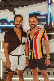 
<a style='margin-left: 5px;' class='btn btn-xs btn-social btn-facebook' href='https://www.facebook.com/sharer/sharer.php?u=https://www.galeramix.com.br/imagem/a132/800-800-90/conteudo/site_galerias/132/15-costelaco-do-jr-seco-59.jpg' rel='popup' data-width='500' data-height='400'><i class='fa fa-facebook'></i>Compartilhar <span class='hidden-xs'>no Facebook</span>
</a> 
<a class='btn btn-default btn-xs' target='_blank' href='imagem/a132/800-800-90/conteudo/site_galerias/132/15-costelaco-do-jr-seco-59.jpg'>
<span class='glyphicon glyphicon-cloud-download'></span> Salvar
</a>
