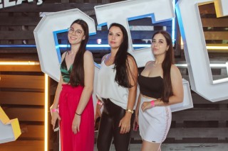 
<a style='margin-left: 5px;' class='btn btn-xs btn-social btn-facebook' href='https://www.facebook.com/sharer/sharer.php?u=https://www.galeramix.com.br/imagem/a132/800-800-90/conteudo/site_galerias/132/15-costelaco-do-jr-seco-74.jpg' rel='popup' data-width='500' data-height='400'><i class='fa fa-facebook'></i>Compartilhar <span class='hidden-xs'>no Facebook</span>
</a> 
<a class='btn btn-default btn-xs' target='_blank' href='imagem/a132/800-800-90/conteudo/site_galerias/132/15-costelaco-do-jr-seco-74.jpg'>
<span class='glyphicon glyphicon-cloud-download'></span> Salvar
</a>
