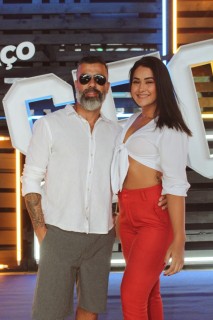 
<a style='margin-left: 5px;' class='btn btn-xs btn-social btn-facebook' href='https://www.facebook.com/sharer/sharer.php?u=https://www.galeramix.com.br/imagem/a132/800-800-90/conteudo/site_galerias/132/15-costelaco-do-jr-seco-93.jpg' rel='popup' data-width='500' data-height='400'><i class='fa fa-facebook'></i>Compartilhar <span class='hidden-xs'>no Facebook</span>
</a> 
<a class='btn btn-default btn-xs' target='_blank' href='imagem/a132/800-800-90/conteudo/site_galerias/132/15-costelaco-do-jr-seco-93.jpg'>
<span class='glyphicon glyphicon-cloud-download'></span> Salvar
</a>
