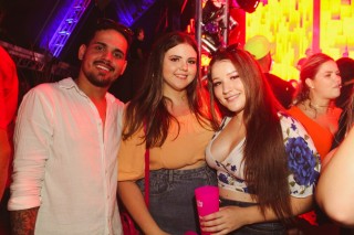 
<a style='margin-left: 5px;' class='btn btn-xs btn-social btn-facebook' href='https://www.facebook.com/sharer/sharer.php?u=https://www.galeramix.com.br/imagem/a132/800-800-90/conteudo/site_galerias/132/15-costelaco-do-junior-seco-11.jpg' rel='popup' data-width='500' data-height='400'><i class='fa fa-facebook'></i>Compartilhar <span class='hidden-xs'>no Facebook</span>
</a> 
<a class='btn btn-default btn-xs' target='_blank' href='imagem/a132/800-800-90/conteudo/site_galerias/132/15-costelaco-do-junior-seco-11.jpg'>
<span class='glyphicon glyphicon-cloud-download'></span> Salvar
</a>
