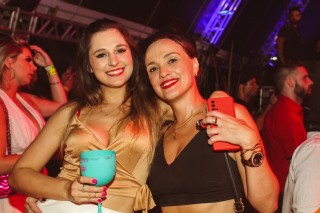 
<a style='margin-left: 5px;' class='btn btn-xs btn-social btn-facebook' href='https://www.facebook.com/sharer/sharer.php?u=https://www.galeramix.com.br/imagem/a132/800-800-90/conteudo/site_galerias/132/15-costelaco-do-junior-seco-13.jpg' rel='popup' data-width='500' data-height='400'><i class='fa fa-facebook'></i>Compartilhar <span class='hidden-xs'>no Facebook</span>
</a> 
<a class='btn btn-default btn-xs' target='_blank' href='imagem/a132/800-800-90/conteudo/site_galerias/132/15-costelaco-do-junior-seco-13.jpg'>
<span class='glyphicon glyphicon-cloud-download'></span> Salvar
</a>
