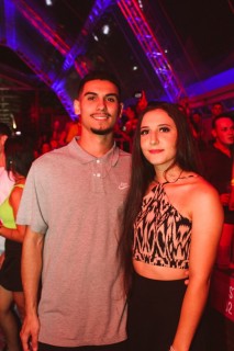 
<a style='margin-left: 5px;' class='btn btn-xs btn-social btn-facebook' href='https://www.facebook.com/sharer/sharer.php?u=https://www.galeramix.com.br/imagem/a132/800-800-90/conteudo/site_galerias/132/15-costelaco-do-junior-seco-14.jpg' rel='popup' data-width='500' data-height='400'><i class='fa fa-facebook'></i>Compartilhar <span class='hidden-xs'>no Facebook</span>
</a> 
<a class='btn btn-default btn-xs' target='_blank' href='imagem/a132/800-800-90/conteudo/site_galerias/132/15-costelaco-do-junior-seco-14.jpg'>
<span class='glyphicon glyphicon-cloud-download'></span> Salvar
</a>
