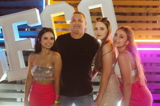 
<a style='margin-left: 5px;' class='btn btn-xs btn-social btn-facebook' href='https://www.facebook.com/sharer/sharer.php?u=https://www.galeramix.com.br/imagem/a132/800-800-90/conteudo/site_galerias/132/15-costelaco-do-junior-seco-33.jpg' rel='popup' data-width='500' data-height='400'><i class='fa fa-facebook'></i>Compartilhar <span class='hidden-xs'>no Facebook</span>
</a> 
<a class='btn btn-default btn-xs' target='_blank' href='imagem/a132/800-800-90/conteudo/site_galerias/132/15-costelaco-do-junior-seco-33.jpg'>
<span class='glyphicon glyphicon-cloud-download'></span> Salvar
</a>
