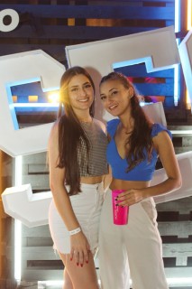 
<a style='margin-left: 5px;' class='btn btn-xs btn-social btn-facebook' href='https://www.facebook.com/sharer/sharer.php?u=https://www.galeramix.com.br/imagem/a132/800-800-90/conteudo/site_galerias/132/15-costelaco-do-junior-seco-43.jpg' rel='popup' data-width='500' data-height='400'><i class='fa fa-facebook'></i>Compartilhar <span class='hidden-xs'>no Facebook</span>
</a> 
<a class='btn btn-default btn-xs' target='_blank' href='imagem/a132/800-800-90/conteudo/site_galerias/132/15-costelaco-do-junior-seco-43.jpg'>
<span class='glyphicon glyphicon-cloud-download'></span> Salvar
</a>
