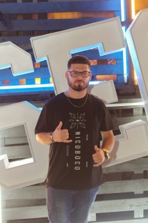 
<a style='margin-left: 5px;' class='btn btn-xs btn-social btn-facebook' href='https://www.facebook.com/sharer/sharer.php?u=https://www.galeramix.com.br/imagem/a132/800-800-90/conteudo/site_galerias/132/15-costelaco-do-junior-seco-51.jpg' rel='popup' data-width='500' data-height='400'><i class='fa fa-facebook'></i>Compartilhar <span class='hidden-xs'>no Facebook</span>
</a> 
<a class='btn btn-default btn-xs' target='_blank' href='imagem/a132/800-800-90/conteudo/site_galerias/132/15-costelaco-do-junior-seco-51.jpg'>
<span class='glyphicon glyphicon-cloud-download'></span> Salvar
</a>
