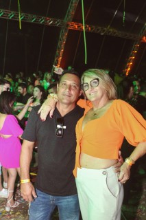 
<a style='margin-left: 5px;' class='btn btn-xs btn-social btn-facebook' href='https://www.facebook.com/sharer/sharer.php?u=https://www.galeramix.com.br/imagem/a132/800-800-90/conteudo/site_galerias/132/15-costelaco-do-junior-seco-61.jpg' rel='popup' data-width='500' data-height='400'><i class='fa fa-facebook'></i>Compartilhar <span class='hidden-xs'>no Facebook</span>
</a> 
<a class='btn btn-default btn-xs' target='_blank' href='imagem/a132/800-800-90/conteudo/site_galerias/132/15-costelaco-do-junior-seco-61.jpg'>
<span class='glyphicon glyphicon-cloud-download'></span> Salvar
</a>
