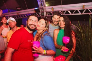 
<a style='margin-left: 5px;' class='btn btn-xs btn-social btn-facebook' href='https://www.facebook.com/sharer/sharer.php?u=https://www.galeramix.com.br/imagem/a132/800-800-90/conteudo/site_galerias/132/15-costelaco-do-junior-seco-9.jpg' rel='popup' data-width='500' data-height='400'><i class='fa fa-facebook'></i>Compartilhar <span class='hidden-xs'>no Facebook</span>
</a> 
<a class='btn btn-default btn-xs' target='_blank' href='imagem/a132/800-800-90/conteudo/site_galerias/132/15-costelaco-do-junior-seco-9.jpg'>
<span class='glyphicon glyphicon-cloud-download'></span> Salvar
</a>
