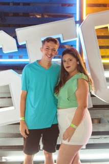 
<a style='margin-left: 5px;' class='btn btn-xs btn-social btn-facebook' href='https://www.facebook.com/sharer/sharer.php?u=https://www.galeramix.com.br/imagem/a132/800-800-90/conteudo/site_galerias/132/15-costelaco-do-junior-seco-91.jpg' rel='popup' data-width='500' data-height='400'><i class='fa fa-facebook'></i>Compartilhar <span class='hidden-xs'>no Facebook</span>
</a> 
<a class='btn btn-default btn-xs' target='_blank' href='imagem/a132/800-800-90/conteudo/site_galerias/132/15-costelaco-do-junior-seco-91.jpg'>
<span class='glyphicon glyphicon-cloud-download'></span> Salvar
</a>
