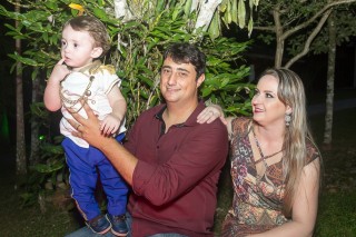 
<a style='margin-left: 5px;' class='btn btn-xs btn-social btn-facebook' href='https://www.facebook.com/sharer/sharer.php?u=https://www.galeramix.com.br/imagem/a14/800-800-90/conteudo/site_galerias/14/primeiro-aninho-pietro-110.jpg' rel='popup' data-width='500' data-height='400'><i class='fa fa-facebook'></i>Compartilhar <span class='hidden-xs'>no Facebook</span>
</a> 
<a class='btn btn-default btn-xs' target='_blank' href='imagem/a14/800-800-90/conteudo/site_galerias/14/primeiro-aninho-pietro-110.jpg'>
<span class='glyphicon glyphicon-cloud-download'></span> Salvar
</a>
