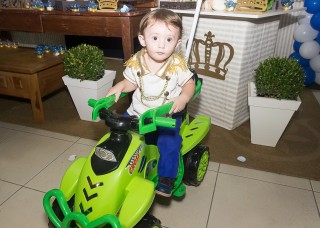 
<a style='margin-left: 5px;' class='btn btn-xs btn-social btn-facebook' href='https://www.facebook.com/sharer/sharer.php?u=https://www.galeramix.com.br/imagem/a14/800-800-90/conteudo/site_galerias/14/primeiro-aninho-pietro-115.jpg' rel='popup' data-width='500' data-height='400'><i class='fa fa-facebook'></i>Compartilhar <span class='hidden-xs'>no Facebook</span>
</a> 
<a class='btn btn-default btn-xs' target='_blank' href='imagem/a14/800-800-90/conteudo/site_galerias/14/primeiro-aninho-pietro-115.jpg'>
<span class='glyphicon glyphicon-cloud-download'></span> Salvar
</a>
