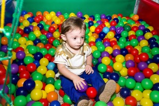 
<a style='margin-left: 5px;' class='btn btn-xs btn-social btn-facebook' href='https://www.facebook.com/sharer/sharer.php?u=https://www.galeramix.com.br/imagem/a14/800-800-90/conteudo/site_galerias/14/primeiro-aninho-pietro-116.jpg' rel='popup' data-width='500' data-height='400'><i class='fa fa-facebook'></i>Compartilhar <span class='hidden-xs'>no Facebook</span>
</a> 
<a class='btn btn-default btn-xs' target='_blank' href='imagem/a14/800-800-90/conteudo/site_galerias/14/primeiro-aninho-pietro-116.jpg'>
<span class='glyphicon glyphicon-cloud-download'></span> Salvar
</a>
