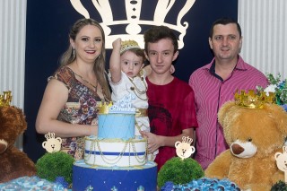 
<a style='margin-left: 5px;' class='btn btn-xs btn-social btn-facebook' href='https://www.facebook.com/sharer/sharer.php?u=https://www.galeramix.com.br/imagem/a14/800-800-90/conteudo/site_galerias/14/primeiro-aninho-pietro-13.jpg' rel='popup' data-width='500' data-height='400'><i class='fa fa-facebook'></i>Compartilhar <span class='hidden-xs'>no Facebook</span>
</a> 
<a class='btn btn-default btn-xs' target='_blank' href='imagem/a14/800-800-90/conteudo/site_galerias/14/primeiro-aninho-pietro-13.jpg'>
<span class='glyphicon glyphicon-cloud-download'></span> Salvar
</a>
