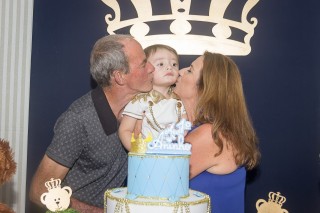 
<a style='margin-left: 5px;' class='btn btn-xs btn-social btn-facebook' href='https://www.facebook.com/sharer/sharer.php?u=https://www.galeramix.com.br/imagem/a14/800-800-90/conteudo/site_galerias/14/primeiro-aninho-pietro-32.jpg' rel='popup' data-width='500' data-height='400'><i class='fa fa-facebook'></i>Compartilhar <span class='hidden-xs'>no Facebook</span>
</a> 
<a class='btn btn-default btn-xs' target='_blank' href='imagem/a14/800-800-90/conteudo/site_galerias/14/primeiro-aninho-pietro-32.jpg'>
<span class='glyphicon glyphicon-cloud-download'></span> Salvar
</a>
