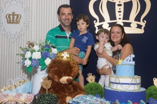 
<a style='margin-left: 5px;' class='btn btn-xs btn-social btn-facebook' href='https://www.facebook.com/sharer/sharer.php?u=https://www.galeramix.com.br/imagem/a14/800-800-90/conteudo/site_galerias/14/primeiro-aninho-pietro-44.jpg' rel='popup' data-width='500' data-height='400'><i class='fa fa-facebook'></i>Compartilhar <span class='hidden-xs'>no Facebook</span>
</a> 
<a class='btn btn-default btn-xs' target='_blank' href='imagem/a14/800-800-90/conteudo/site_galerias/14/primeiro-aninho-pietro-44.jpg'>
<span class='glyphicon glyphicon-cloud-download'></span> Salvar
</a>
