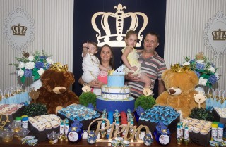 
<a style='margin-left: 5px;' class='btn btn-xs btn-social btn-facebook' href='https://www.facebook.com/sharer/sharer.php?u=https://www.galeramix.com.br/imagem/a14/800-800-90/conteudo/site_galerias/14/primeiro-aninho-pietro-50.jpg' rel='popup' data-width='500' data-height='400'><i class='fa fa-facebook'></i>Compartilhar <span class='hidden-xs'>no Facebook</span>
</a> 
<a class='btn btn-default btn-xs' target='_blank' href='imagem/a14/800-800-90/conteudo/site_galerias/14/primeiro-aninho-pietro-50.jpg'>
<span class='glyphicon glyphicon-cloud-download'></span> Salvar
</a>
