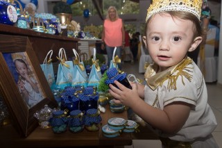 
<a style='margin-left: 5px;' class='btn btn-xs btn-social btn-facebook' href='https://www.facebook.com/sharer/sharer.php?u=https://www.galeramix.com.br/imagem/a14/800-800-90/conteudo/site_galerias/14/primeiro-aninho-pietro-65.jpg' rel='popup' data-width='500' data-height='400'><i class='fa fa-facebook'></i>Compartilhar <span class='hidden-xs'>no Facebook</span>
</a> 
<a class='btn btn-default btn-xs' target='_blank' href='imagem/a14/800-800-90/conteudo/site_galerias/14/primeiro-aninho-pietro-65.jpg'>
<span class='glyphicon glyphicon-cloud-download'></span> Salvar
</a>
