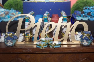 
<a style='margin-left: 5px;' class='btn btn-xs btn-social btn-facebook' href='https://www.facebook.com/sharer/sharer.php?u=https://www.galeramix.com.br/imagem/a14/800-800-90/conteudo/site_galerias/14/primeiro-aninho-pietro-67.jpg' rel='popup' data-width='500' data-height='400'><i class='fa fa-facebook'></i>Compartilhar <span class='hidden-xs'>no Facebook</span>
</a> 
<a class='btn btn-default btn-xs' target='_blank' href='imagem/a14/800-800-90/conteudo/site_galerias/14/primeiro-aninho-pietro-67.jpg'>
<span class='glyphicon glyphicon-cloud-download'></span> Salvar
</a>
