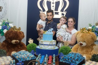 
<a style='margin-left: 5px;' class='btn btn-xs btn-social btn-facebook' href='https://www.facebook.com/sharer/sharer.php?u=https://www.galeramix.com.br/imagem/a14/800-800-90/conteudo/site_galerias/14/primeiro-aninho-pietro-72.jpg' rel='popup' data-width='500' data-height='400'><i class='fa fa-facebook'></i>Compartilhar <span class='hidden-xs'>no Facebook</span>
</a> 
<a class='btn btn-default btn-xs' target='_blank' href='imagem/a14/800-800-90/conteudo/site_galerias/14/primeiro-aninho-pietro-72.jpg'>
<span class='glyphicon glyphicon-cloud-download'></span> Salvar
</a>
