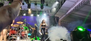 
            <a style='margin-left: 5px;' class='btn btn-xs btn-social btn-facebook' href='https://www.facebook.com/sharer/sharer.php?u=https://www.galeramix.com.br/imagem/a151/800-800-90/conteudo/site_galerias/151/20240203224250.jpg' rel='popup' data-width='500' data-height='400'><i class='fa fa-facebook'></i>Compartilhar <span class='hidden-xs'>no Facebook</span>
        </a> 
        <a class='btn btn-default btn-xs' target='_blank' href='imagem/a151/800-800-90/conteudo/site_galerias/151/20240203224250.jpg'>
            <span class='glyphicon glyphicon-cloud-download'></span> Salvar
        </a>
        